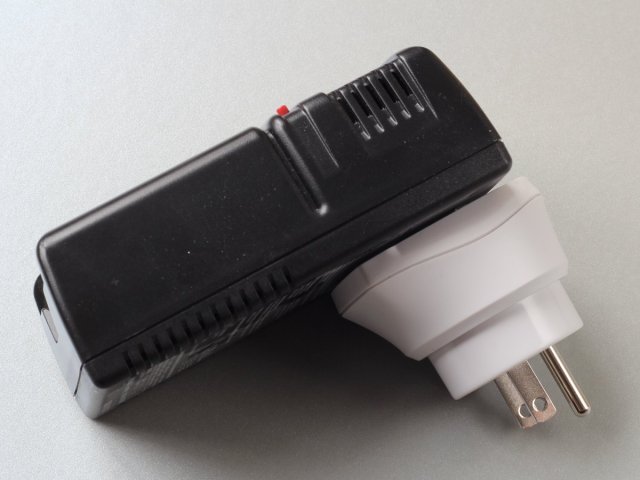 Segula Cross Adapter with Wall Charger